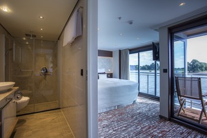 Deluxe Balcony Suite